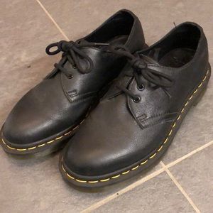 dr martens virginia 1461